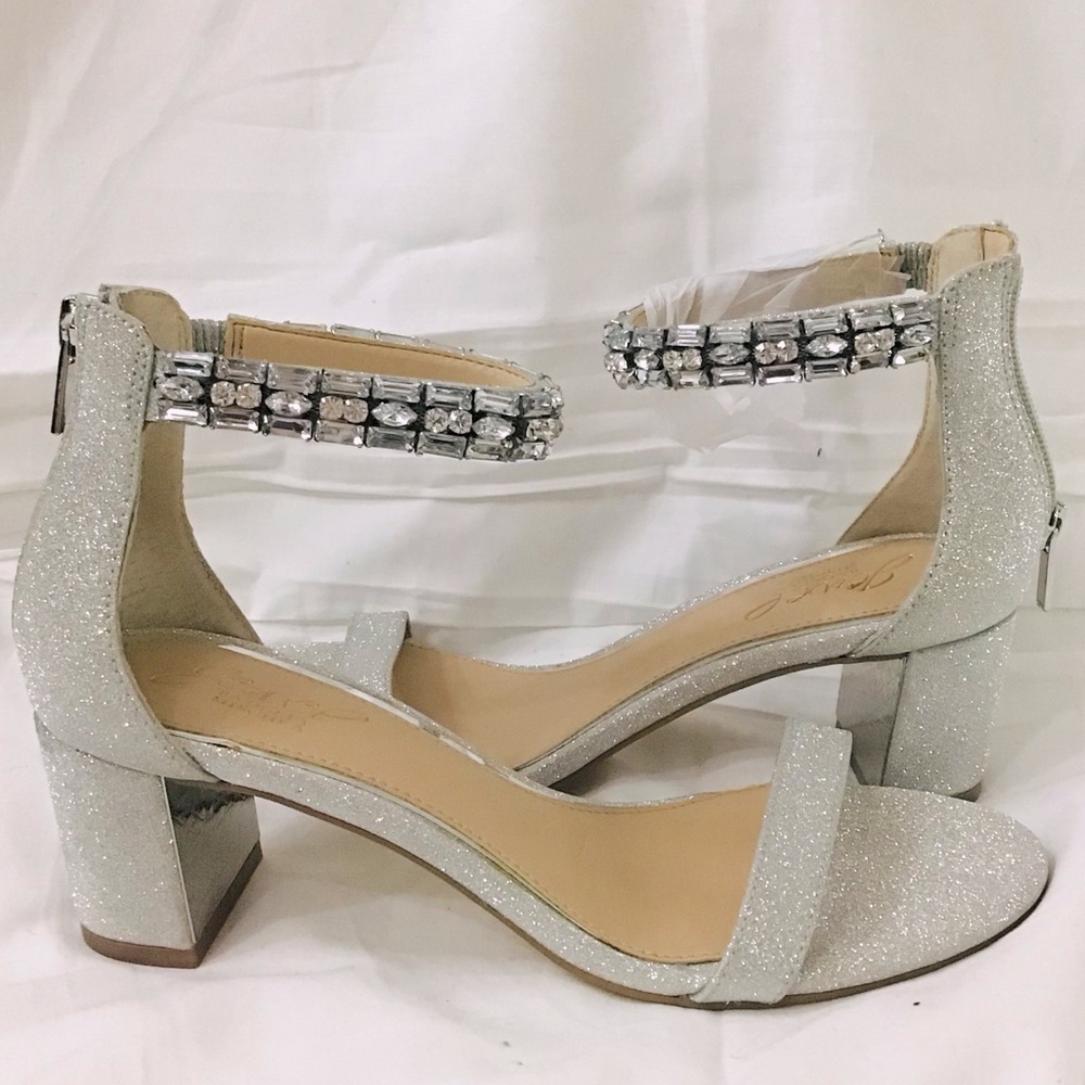 Badgley Mischka Jewel Sandal NWOT